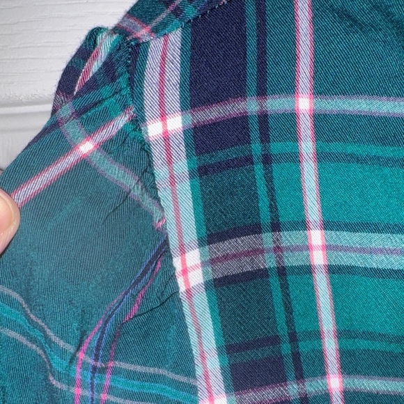 crown & ivy Green Plaid V-Neck Blouse - Picture 5 of 5